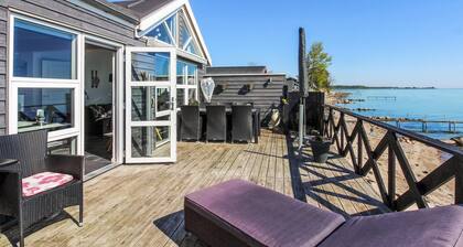 "Grim" - 5m from the sea by Interhome