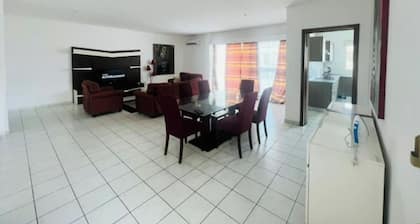 Wharf Deux Chambres Avec Piscine