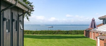 "Nomi" - 85m from the sea by Interhome