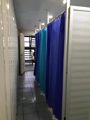 Shower, hair dryer, slippers, bidet