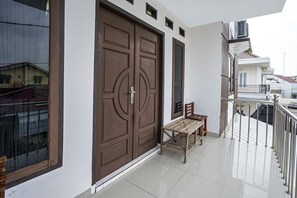 Reception - OYO 90595 Ferezsa Kost Syariah (Palembang)