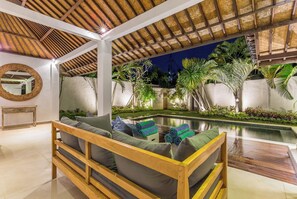 Terrace/patio - 4 bedrooms, private pool, 700m beach (Bali)