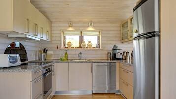 Kühlschrank, Ofen, Geschirrspüler, Kochgeschirr/Geschirr/Besteck