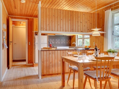 "Gizelle" - 1.5km from the sea by Interhome