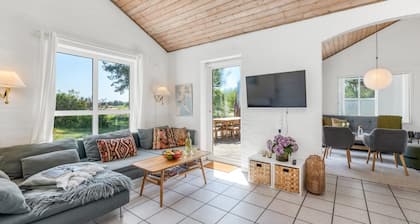 "Anniesette" - 1.5km from the sea by Interhome