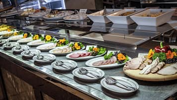 Tägliches Frühstücksbuffet gegen Gebühr