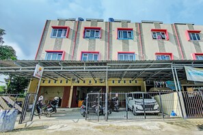 Front of property - SPOT ON 92141 Penginapan Cahaya Syariah (Palembang)