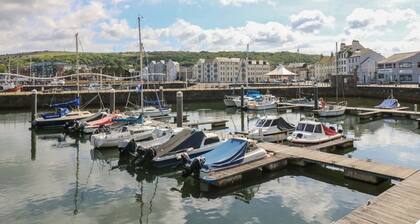 Harbourside Apartment