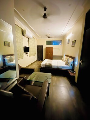 Superior Double Room | Free WiFi, bed sheets - Hotel Mock Orange (Jaipur)