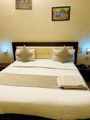 Superior Double Room | Free WiFi, bed sheets - Hotel Mock Orange (Jaipur)