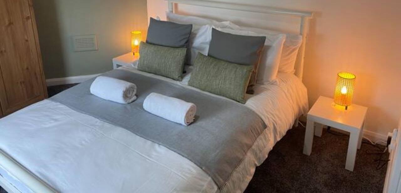 3 habitaciones, tabla de planchar con plancha y wifi gratis 