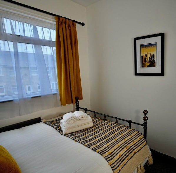 3 chambres, fer et planche à repasser, Wi-Fi gratuit, draps fournis