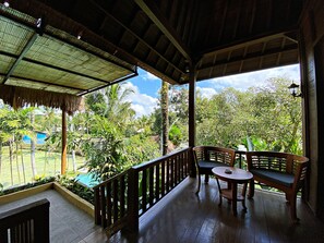 Terrace/patio - Uma Linggah Resort by Puri Signatures (Sebatu)