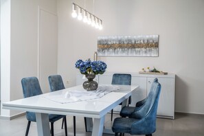 Dining - Villa Emily (Voukolies, Chania)