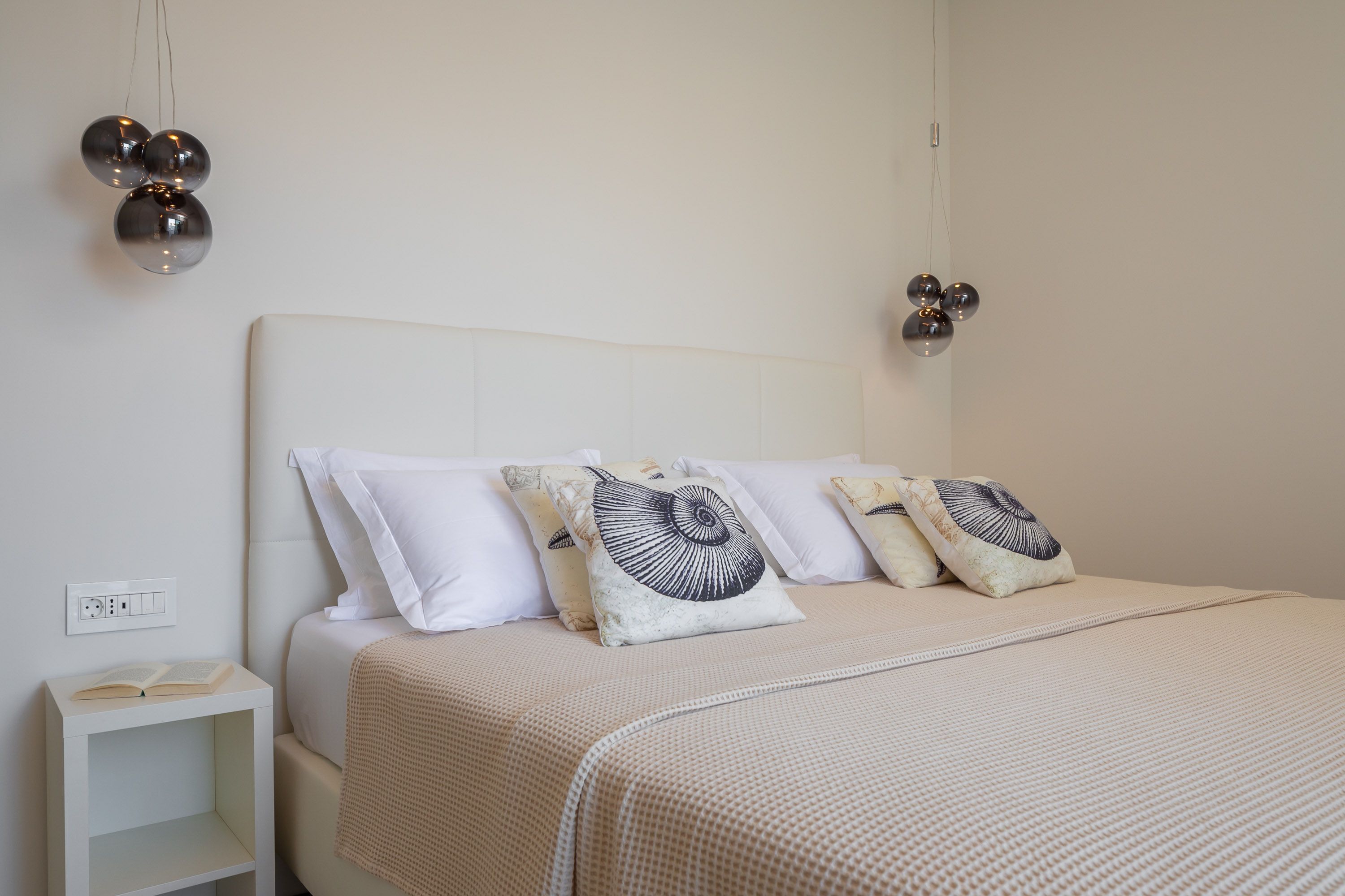 4 عدّة غرف نوم