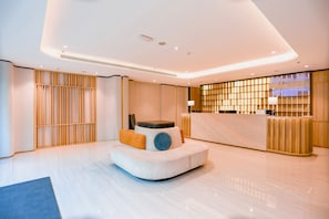 Exterior - Holiday Inn Express and Suites Bangkok Central Pier by IHG (Bangkok)