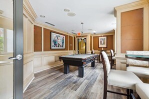 Games room - 2BR Luxury City Suite With Gym & Pool (Arlington)