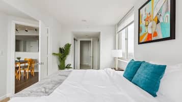 2 habitaciones, tabla de planchar con plancha y cuna de viaje