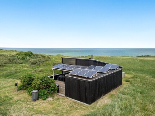 "Mirjami" - 95m from the sea by Interhome