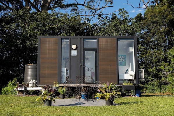 Exterior - White Jacaranda Tiny House by Tiny Away (Maleny)