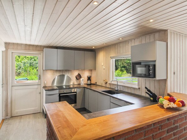 Køleskab, mikrobølgeovn, ovn, opvaskemaskine