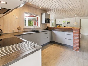 Køleskab, mikrobølgeovn, ovn, opvaskemaskine