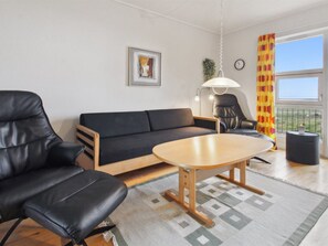 TV, DVD player - "Lisamaria" by Interhome (Højer)