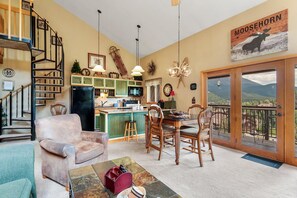 Interior - Cozy Ski-in/Ski-out Condo! Mountain Views! Shared Hot Tub! (Breckenridge)