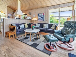 TV, fireplace, DVD player