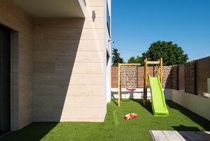 Villa, Smoking - Kala in Razanac With 4 Bedrooms and 2 Bathrooms (Razanac)