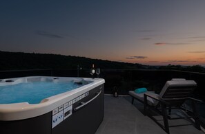 Villa | 4 bedrooms - Kala in Razanac With 4 Bedrooms and 2 Bathrooms (Razanac)