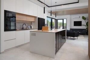 Villa | 4 bedrooms - Kala in Razanac With 4 Bedrooms and 2 Bathrooms (Razanac)