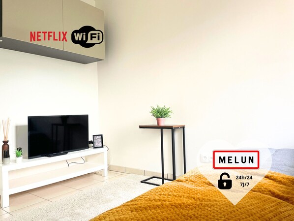 1 bedroom, iron/ironing board, free WiFi, bed sheets - Lillas : Appartement Chill à 2 pas du Centre-ville de Melun (Melun)