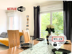 Dining - Lillas : Appartement Chill à 2 pas du Centre-ville de Melun (Melun)