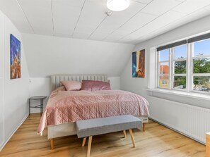 3 bedrooms, WiFi