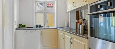 Fridge, microwave, oven, dishwasher