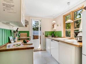 Kühlschrank, Mikrowelle, Ofen, Geschirrspüler