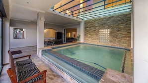 Luxury Villa - Sir David Baird 22 (Cape Town)
