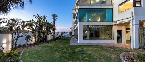 Luxury Villa | 5 bedrooms, in-room safe, individually furnished, desk