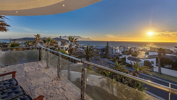 Exterior - Sir David Baird 22 (Cape Town)