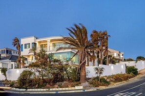 Exterior - Sir David Baird 22 (Cape Town)