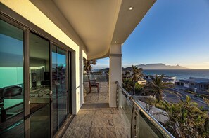 Exterior - Sir David Baird 22 (Cape Town)