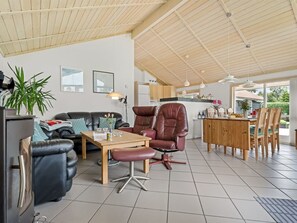 TV, fireplace, DVD player