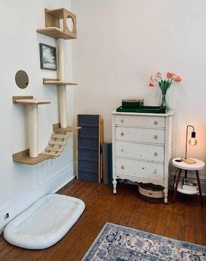 Interior - Pet-Friendly Space, King bed, Office (Halifax)