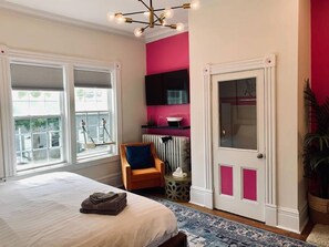 1 bedroom, iron/ironing board, WiFi, bed sheets - Pet-Friendly Space, King bed, Office (Halifax)