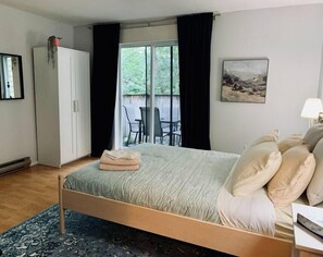 2 chambres, fer et planche à repasser, Wi-Fi, draps fournis