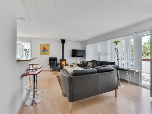 "Sylvie" - 1.5km from the sea by Interhome