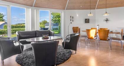 "Adrienne" - 35km from the sea by Interhome