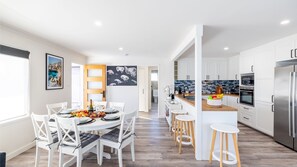 Dining - The Pacific Pearl,16 Pacific Avenue, Anna Bay - pet friendly, air con (Anna Bay)