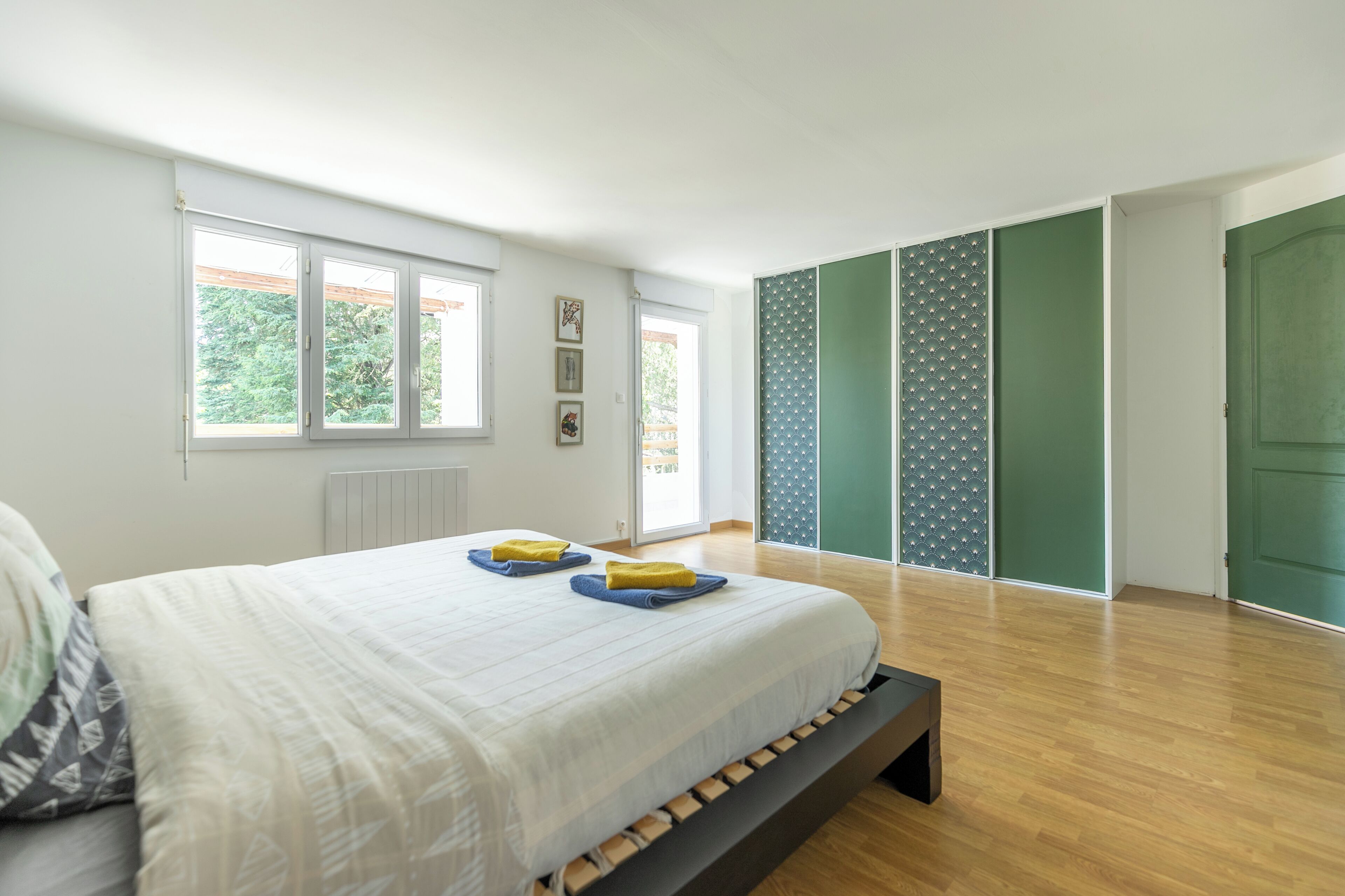 4 chambres, lit parapluie, Wi-Fi, draps fournis